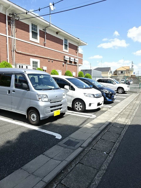 駐車場　敷地内駐車場。