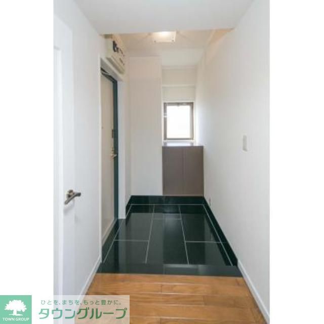 玄関　※写真は同タイプ住戸です。