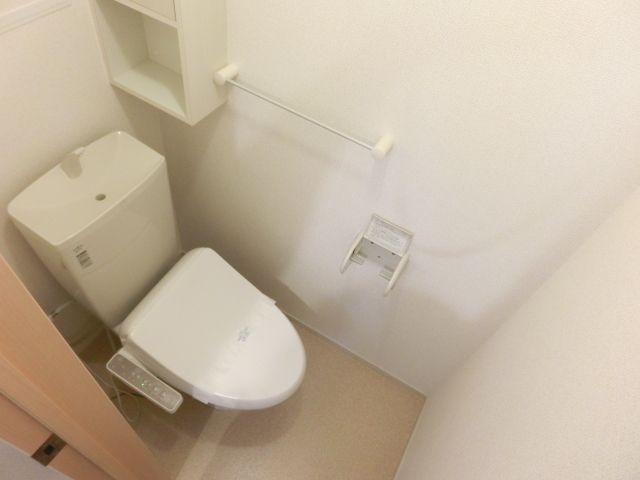 トイレ　温水洗浄便座もございます