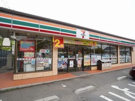 コンビニ　セブンイレブン習志野谷津2丁目店（コンビニ）まで690m