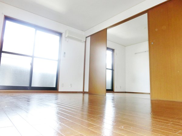 居室・リビング　同建物参考写真