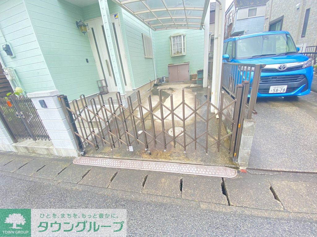 駐車場　庭