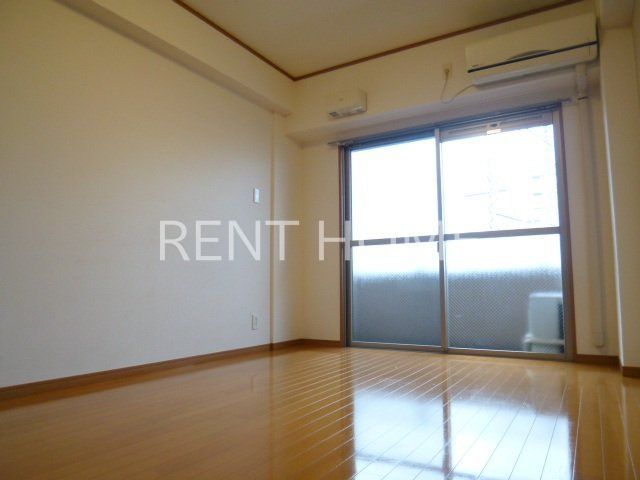 居室・リビング　広い8帖のお部屋です。