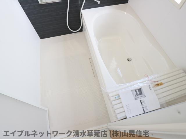 バス・シャワールーム　コンパクトで使いやすいお風呂です