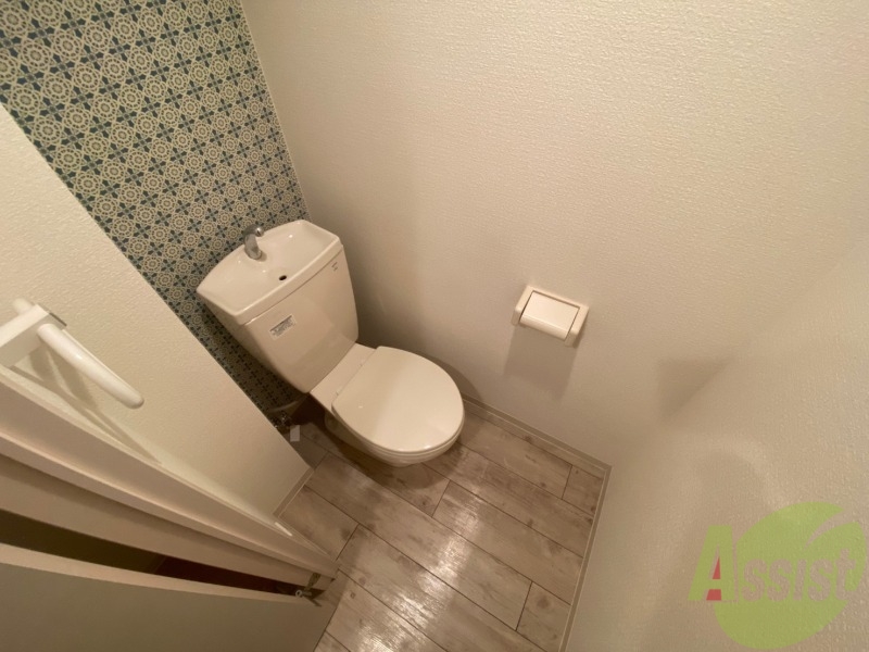 トイレ　こちらはトイレです。清潔感があり、安心して使用できます。