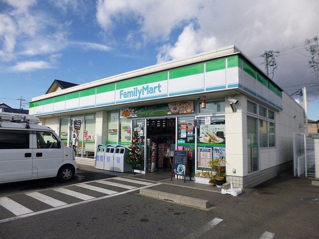 コンビニ　ファミリーマート 北外山店（コンビニ）まで450m