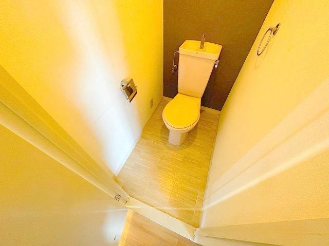トイレ　綺麗なトイレにはウォシュレット標準装備です。