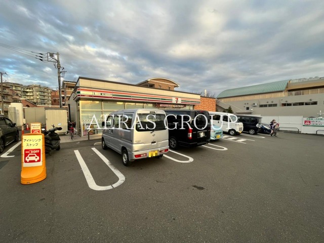 コンビニ　セブン-イレブン 川崎梶ケ谷３丁目店（コンビニ）まで106m