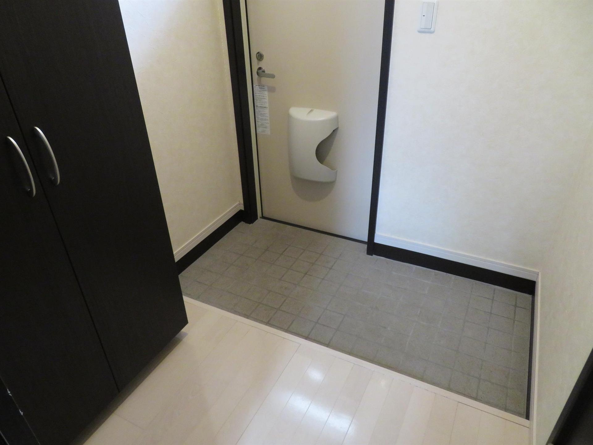 玄関　たっぷりのシューズボックス