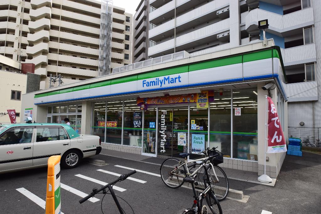 その他　ファミリーマート千早店（その他）まで604m