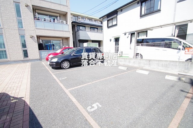 駐車場　敷地内駐車場完備