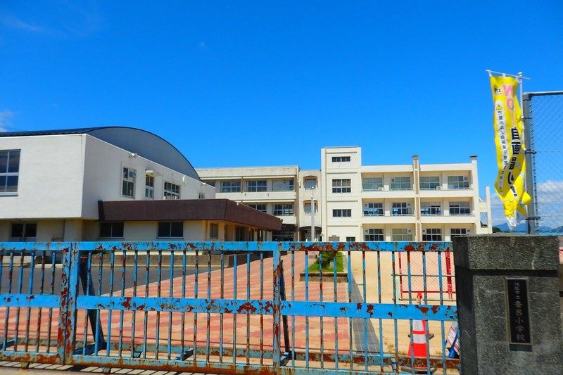 小学校　姫路市立香呂小学校（小学校）まで1453m