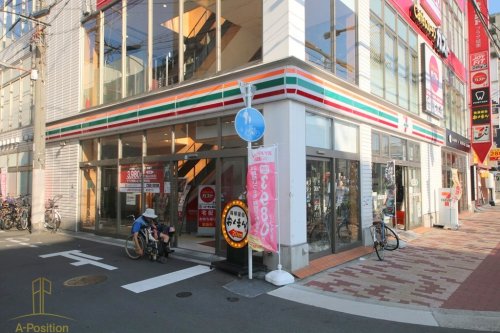 コンビニ　セブンイレブン 地下鉄蒲生4丁目駅前店（コンビニ）まで646m