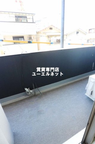 バルコニー　バルコニー付きで採光＆風通し良好！