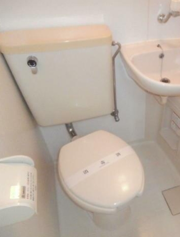 トイレ　※別部屋参考写真☆洋式トイレ・洗面台☆