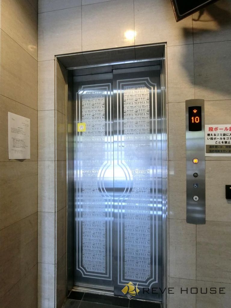 駐車場　エントランス