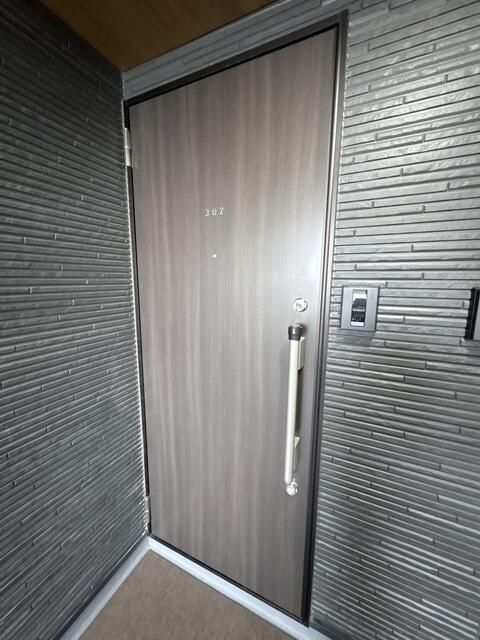 玄関　玄関ドアです☆