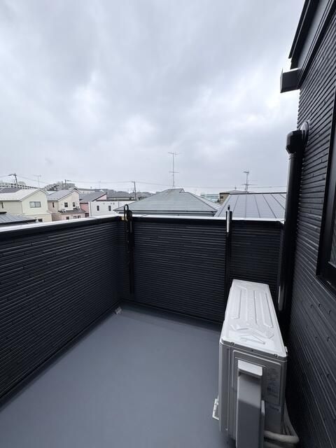 バルコニー　バルコニー付！お天気のいい日は洗濯物も気持ちよく干せますね！