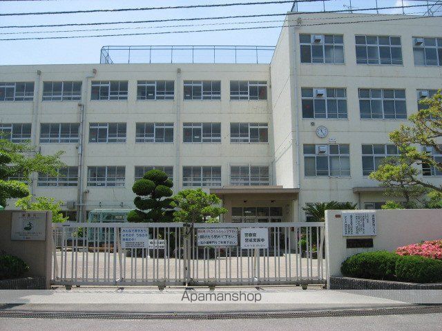 小学校　高槻市立五百住小学校（小学校）まで421m