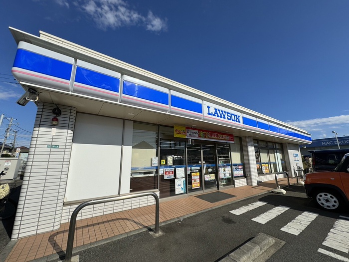 コンビニ　ローソン 寒川大曲（コンビニ）まで103m