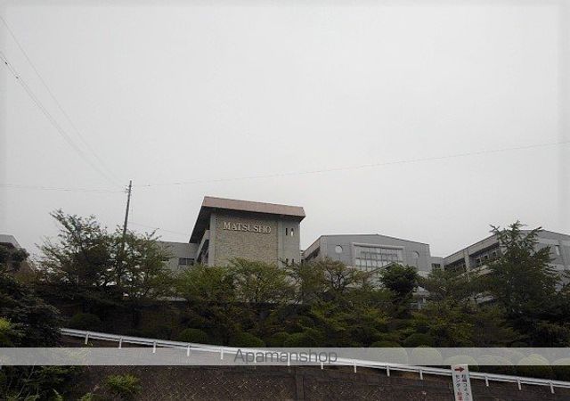 小学校　三豊市立松崎小学校（小学校）まで1300m