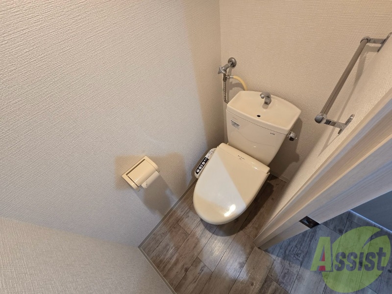 トイレ　こちらはトイレです。清潔感があり、安心して使用できます。