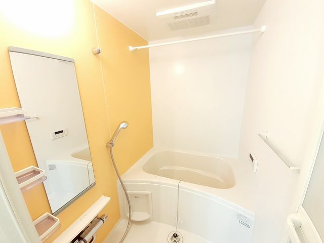 オリーブNJの風呂写真