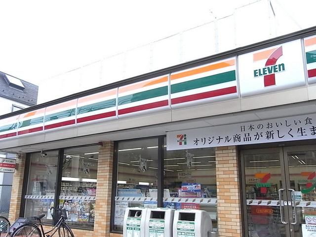 コンビニ　セブンイレブン（コンビニ）まで550m
