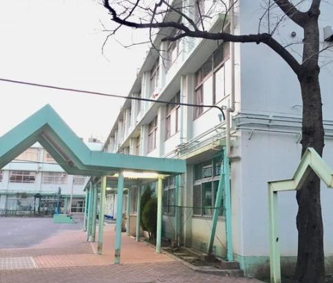 小学校　板橋区立板橋第二小学校（小学校）まで307m
