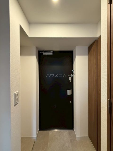 THE MUTUAL 江坂の玄関写真