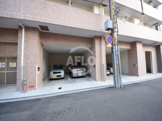 駐車場　スプランディッド難波II　駐車場