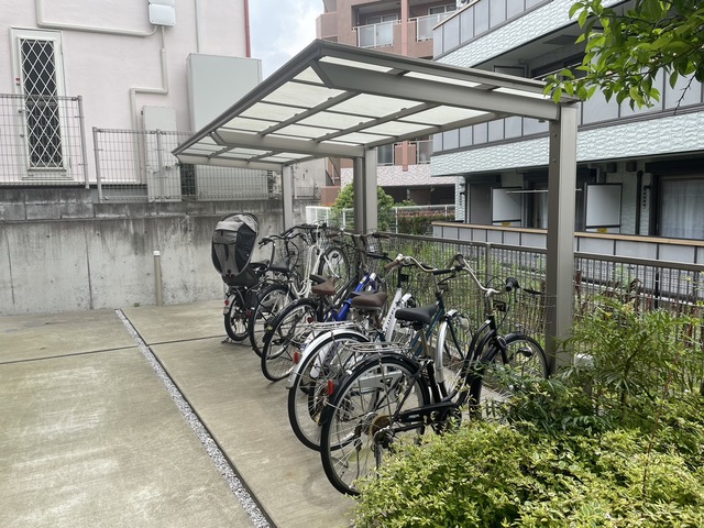 その他共有部分　屋根付き駐輪場
