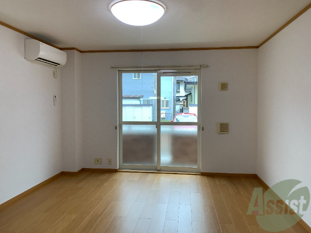 居室・リビング　１２．３帖のリビングです。広々とした開放感のあるお部屋です。