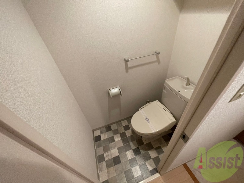トイレ　こちらはトイレです。清潔感があり、安心して使用できます。
