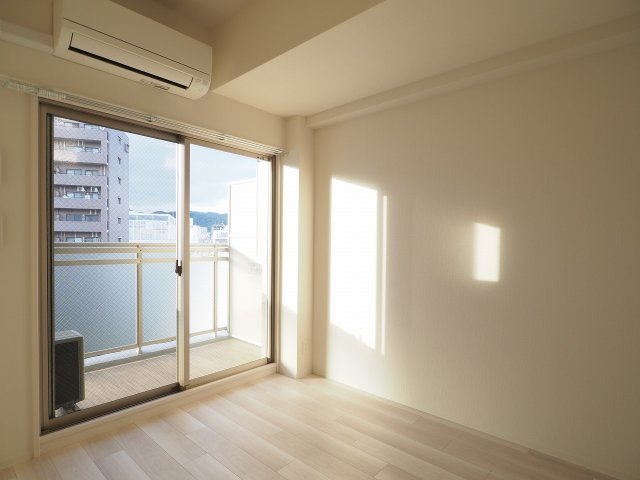 エスリード神戸ハーバークロスの居間写真