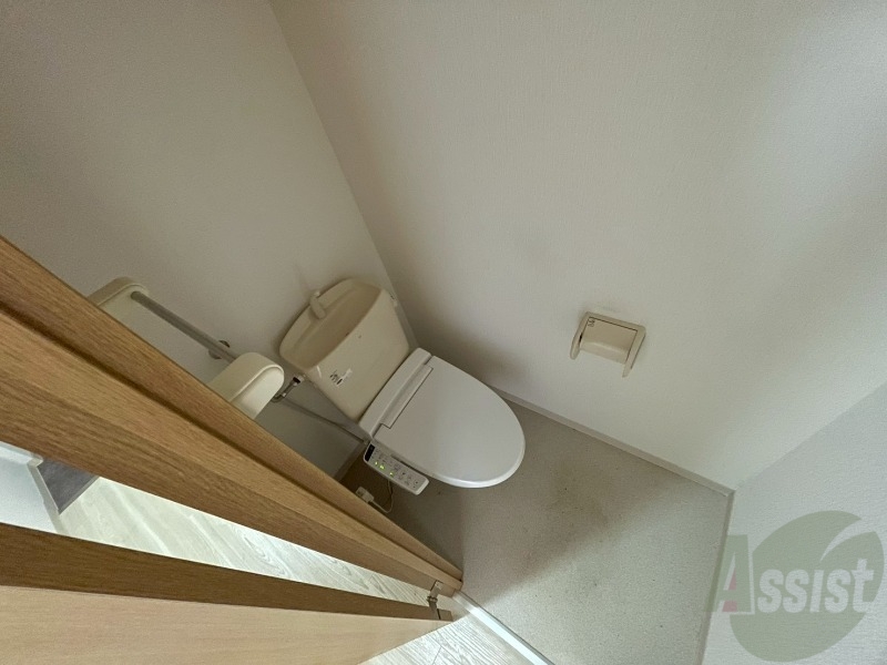 トイレ　こちらはトイレです。清潔感があり、安心して使用できます。