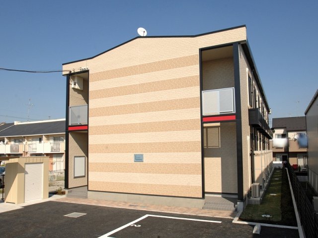 レオパレスワイワイの外観写真