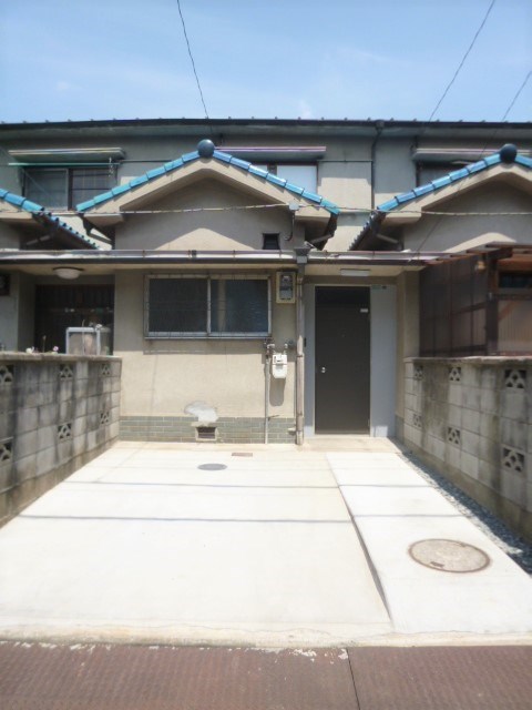 向陵東町貸家の外観写真