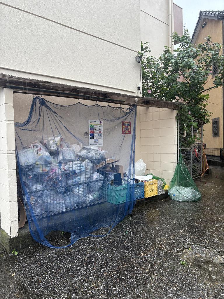 東武伊勢崎線 竹ノ塚駅 バス乗車時間：7分 最寄りバス停で下車 徒歩1分 5階建 築31年の外観写真