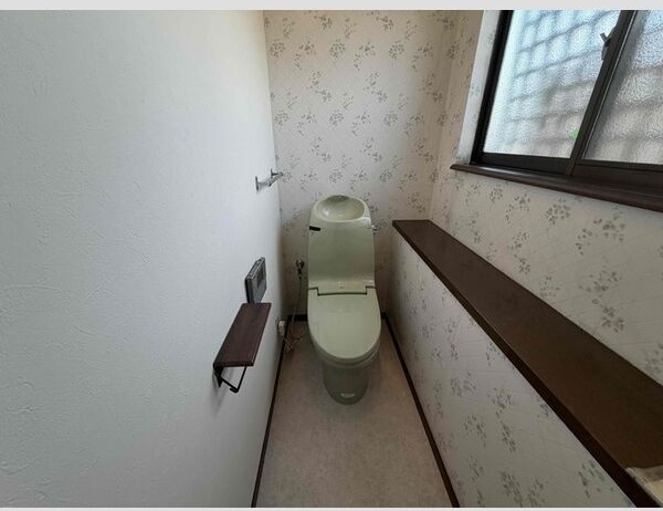 近鉄名古屋線 伏屋駅 徒歩15分 2階建 築36年のトイレ写真