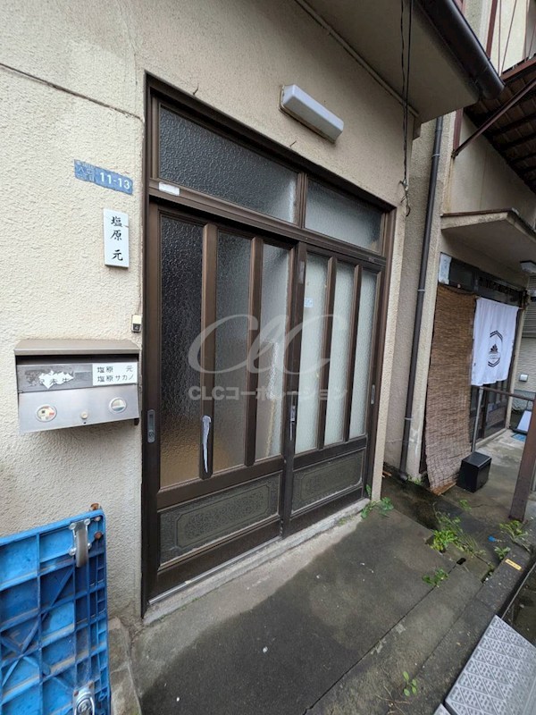 八広貸家の玄関写真