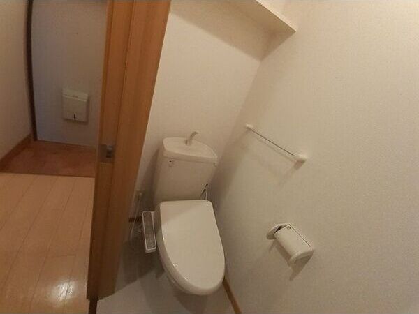 トイレ　落ち着いたトイレです