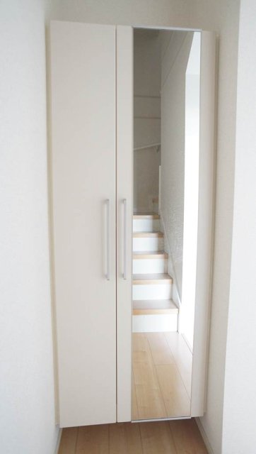 玄関　お写真多数ご用意しております！お問い合わせお待ちしております