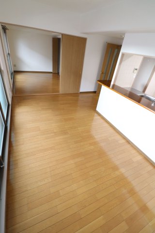 コアロード千里の居間写真