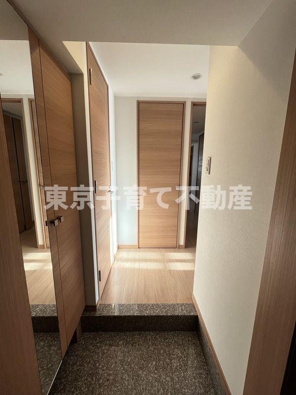 日神パレステージ巣鴨の玄関写真