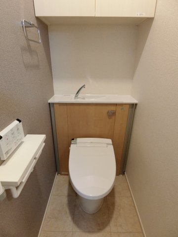 ロンガヴィータ和泉2のトイレ写真