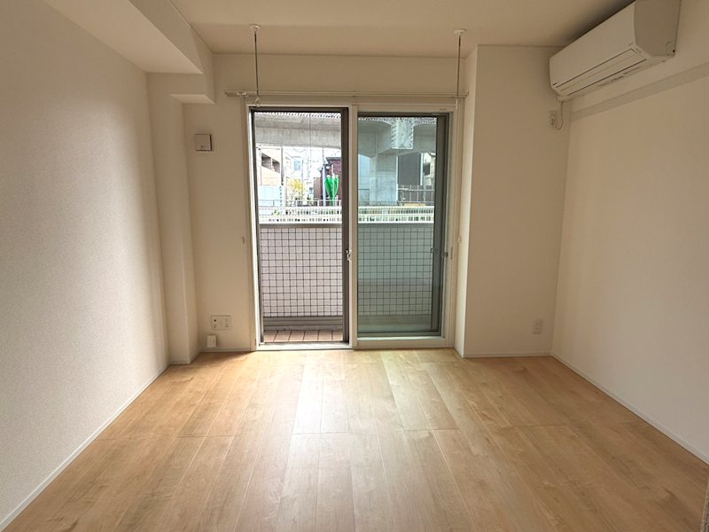 京王線 明大前駅 徒歩5分 4階建 築8年の居間写真