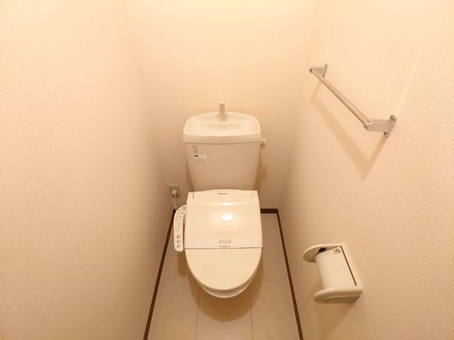 ＪＲ青梅線 昭島駅 徒歩13分 2階建 築20年のトイレ写真