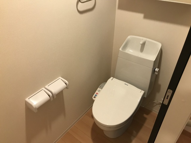 ＪＲ外房線 茂原駅 徒歩19分 2階建 築7年のトイレ写真