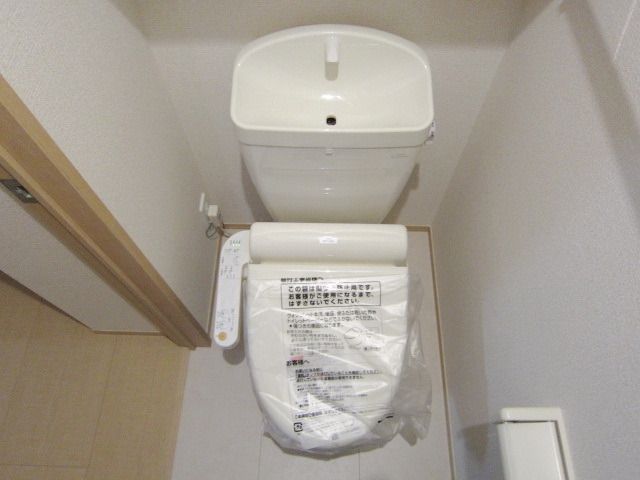トイレ　★シャワー付きのトイレです★